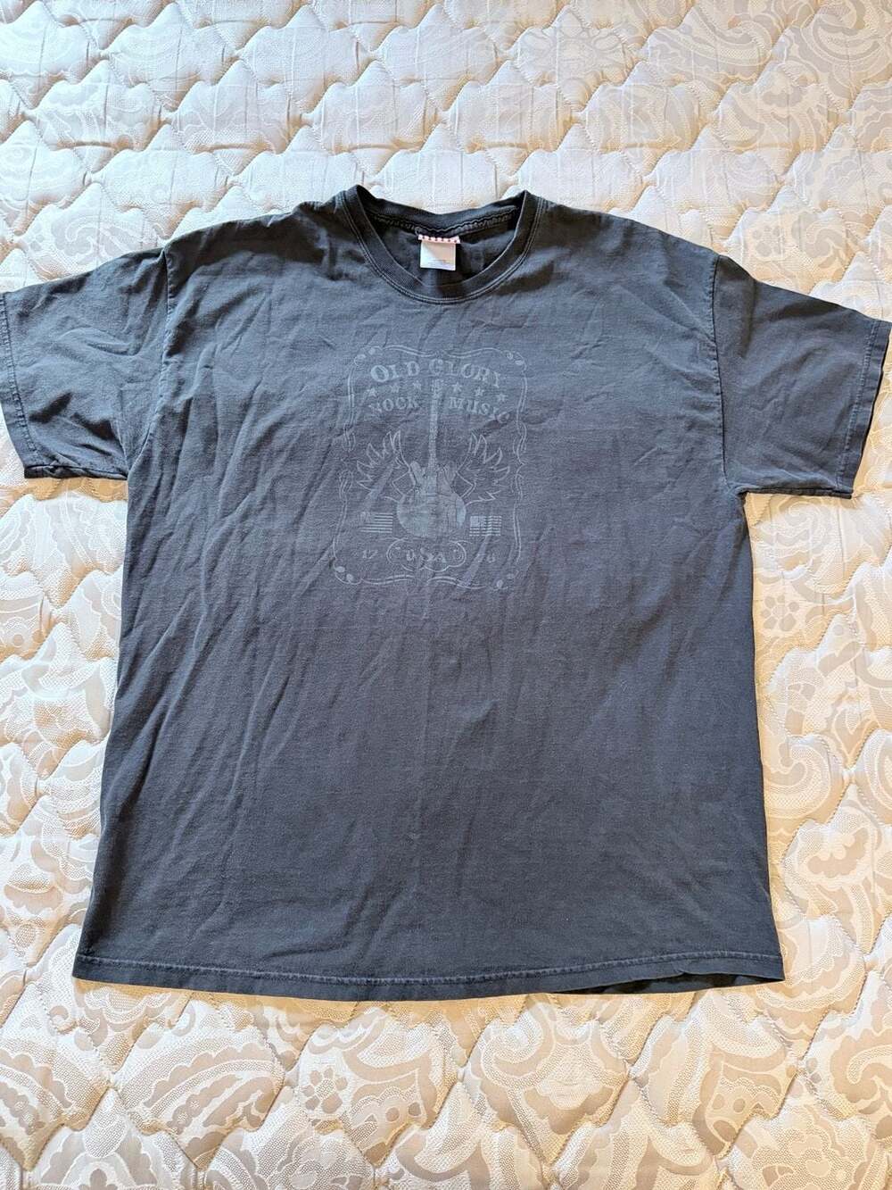 Vintage Old Glory Rock Music Guitar Graphic T-Shirt Charcoal Grey Adult XL